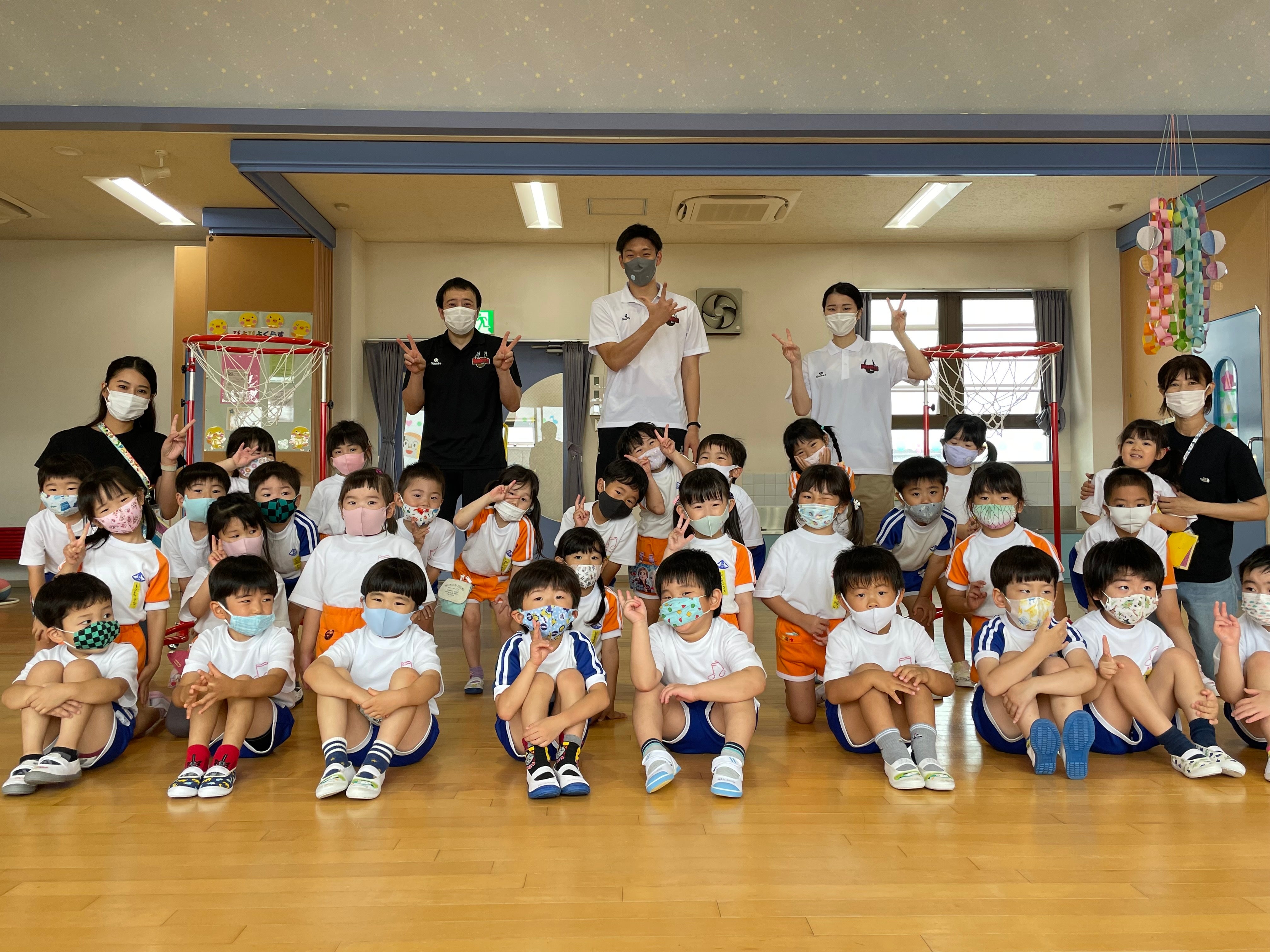 板橋真平選手 三森啓右選手が法隆寺幼稚園を訪問 バンビシャス奈良